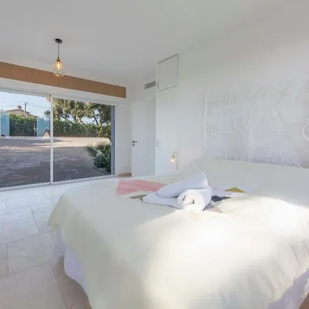 Luxurious Sea View Outside Infinity Pool - Indoor Pool Villa